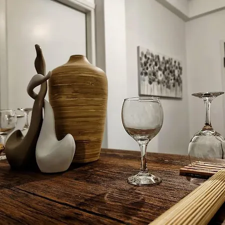 Apartment Beautiful 1-bedroom In The Heart Of *